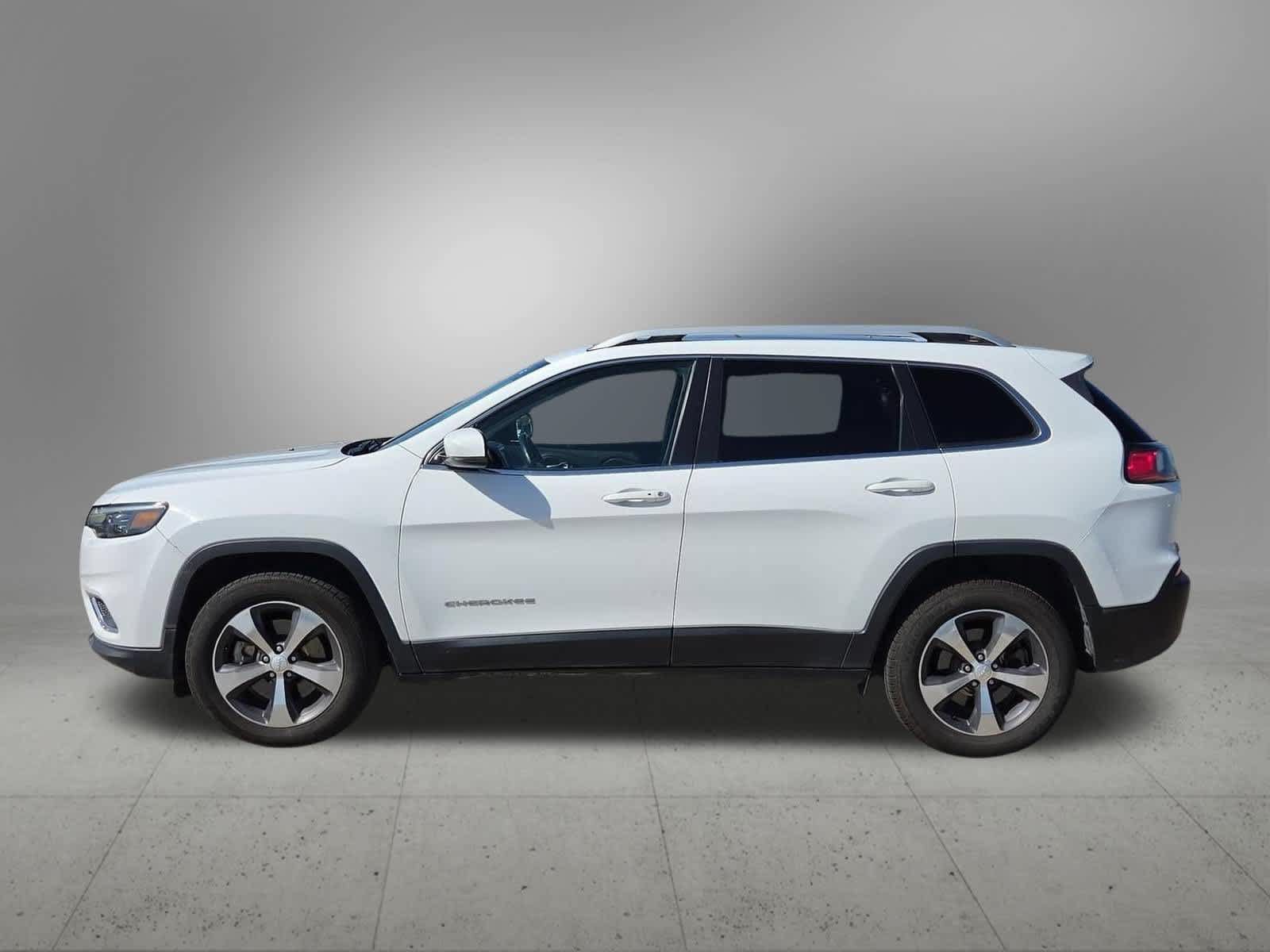 Used 2019 Jeep Cherokee Limited AWD/4WD image 3