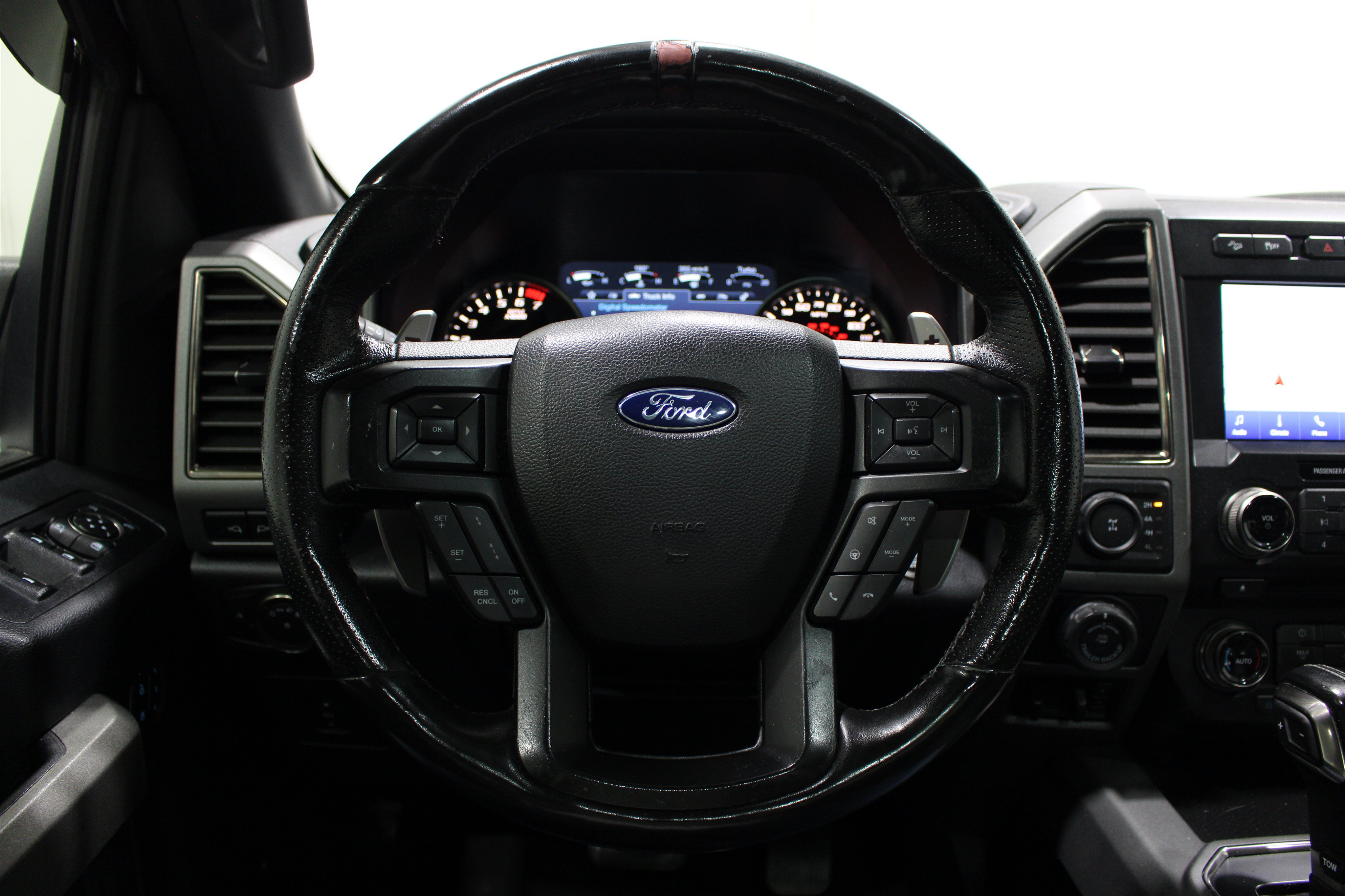 Used 2017 Ford F150 Raptor w/ Equipment Group 802A Luxury AWD/4WD image 11