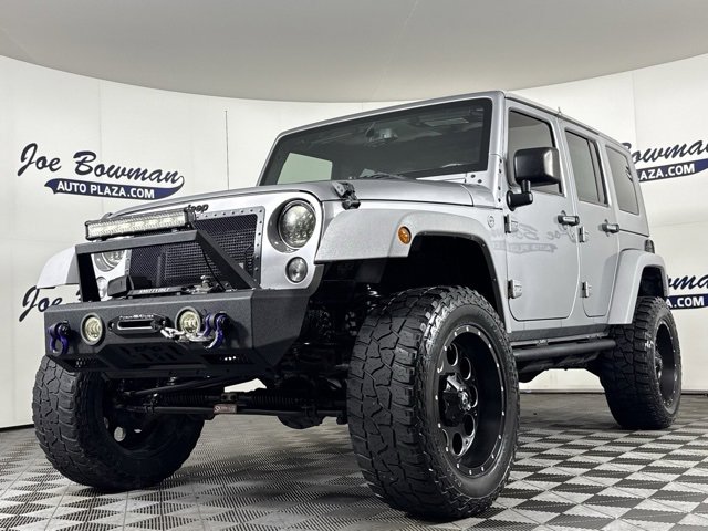 Used 2015 Jeep Wrangler Unlimited Sahara w/ Connectivity Group image 2