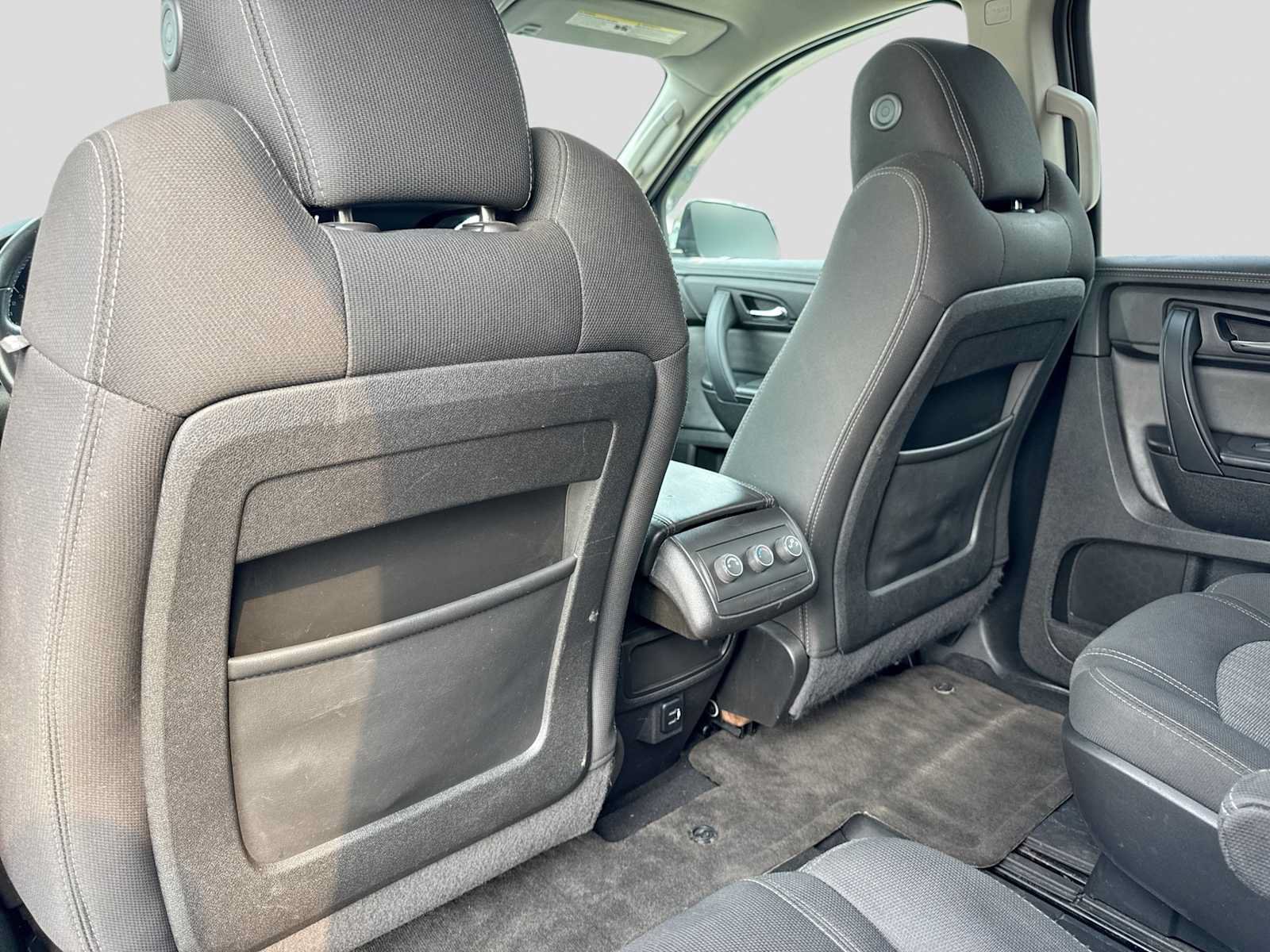 Used 2017 Chevrolet Traverse LT FWD image 17