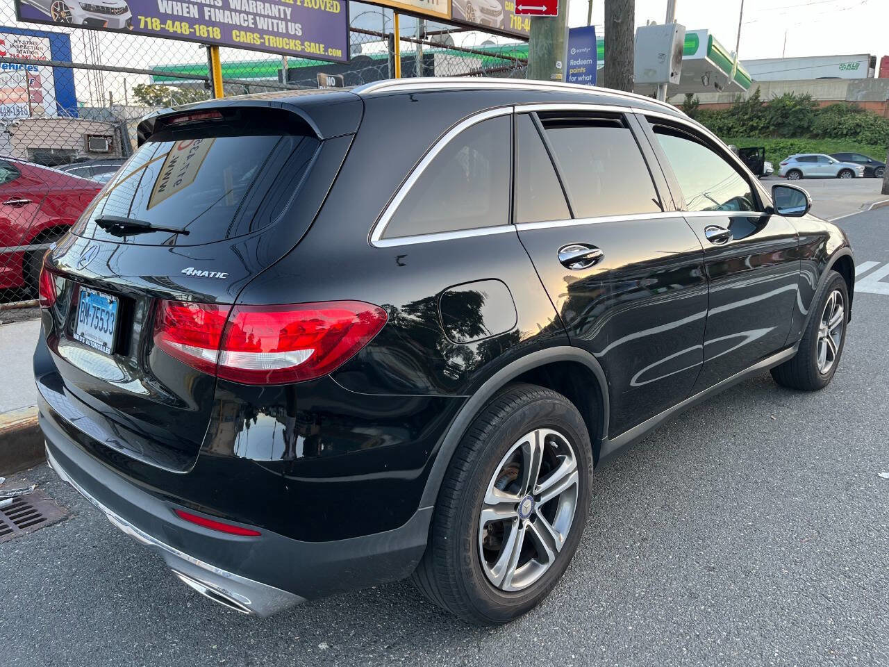 Used 2017 Mercedes-Benz GLC 300 4MATIC w/ Premium 1 Package image 5