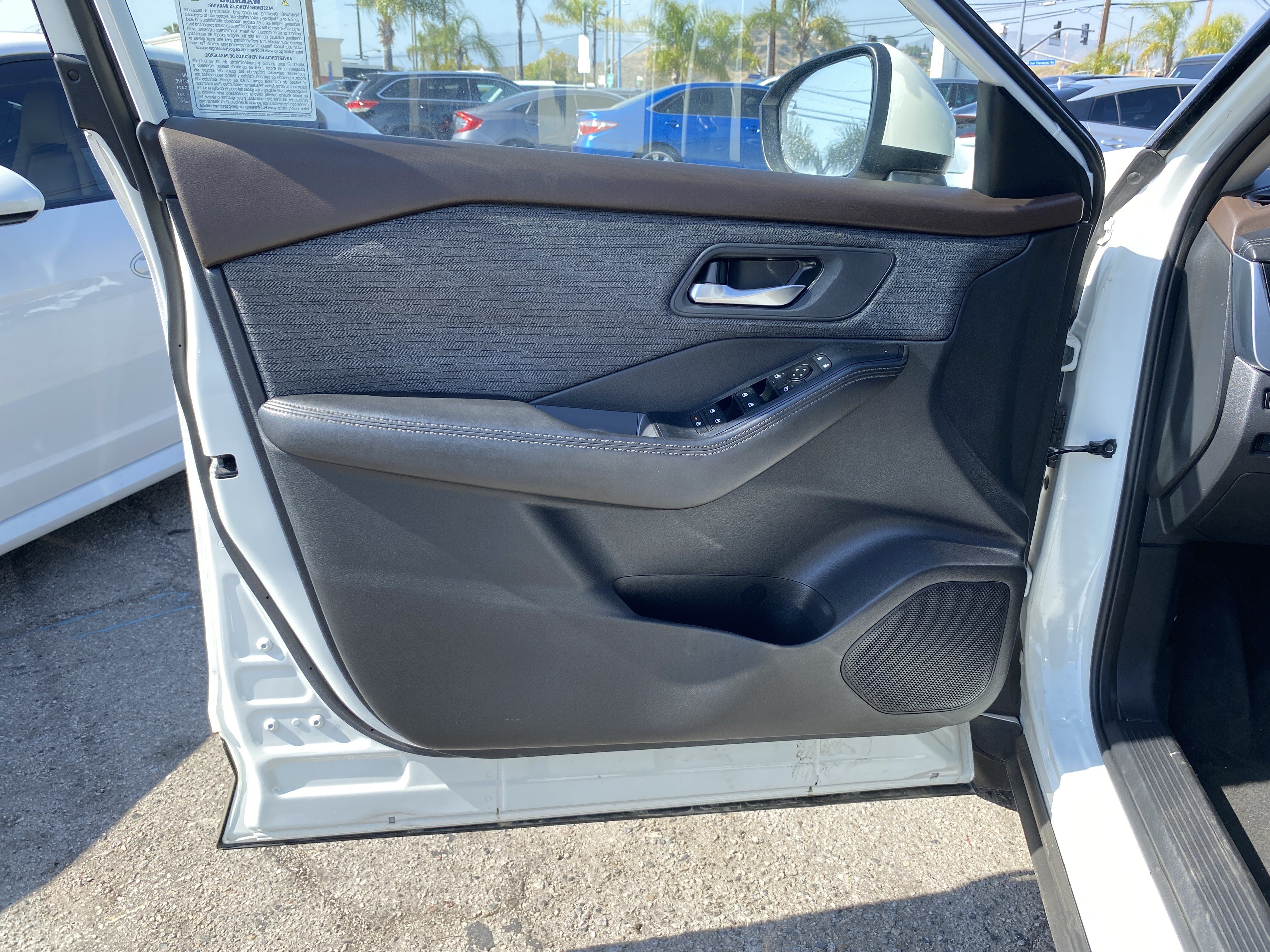 Used 2021 Nissan Rogue SV FWD image 14