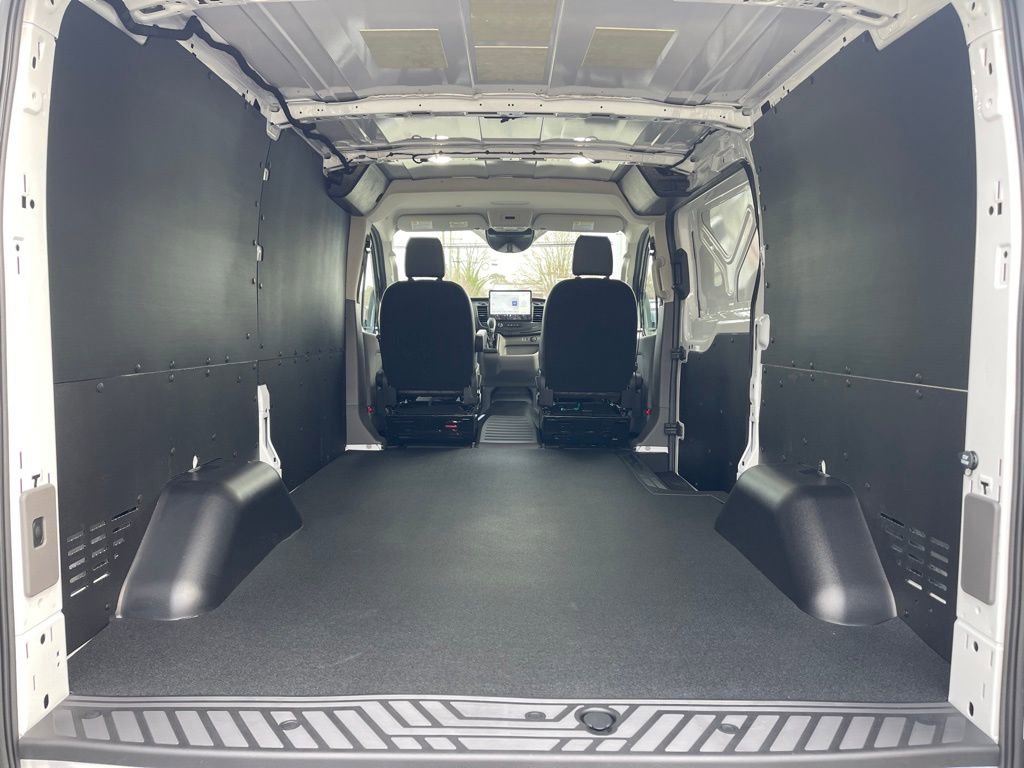 New 2026 Ford Transit 150 Low Roof w/ Load Area Protection Package RWD image 20