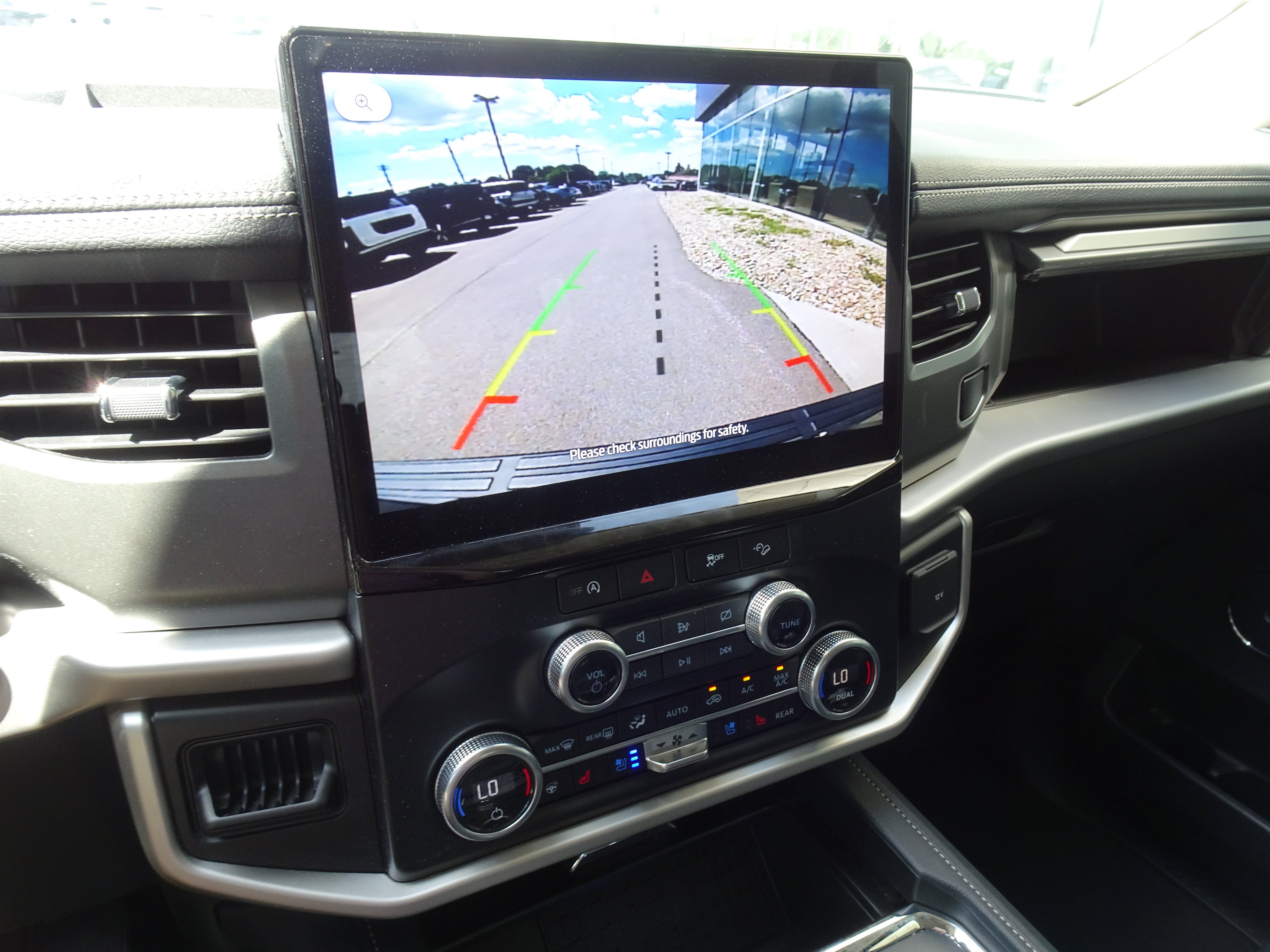 Used 2024 Ford Expedition Max XLT AWD/4WD image 8