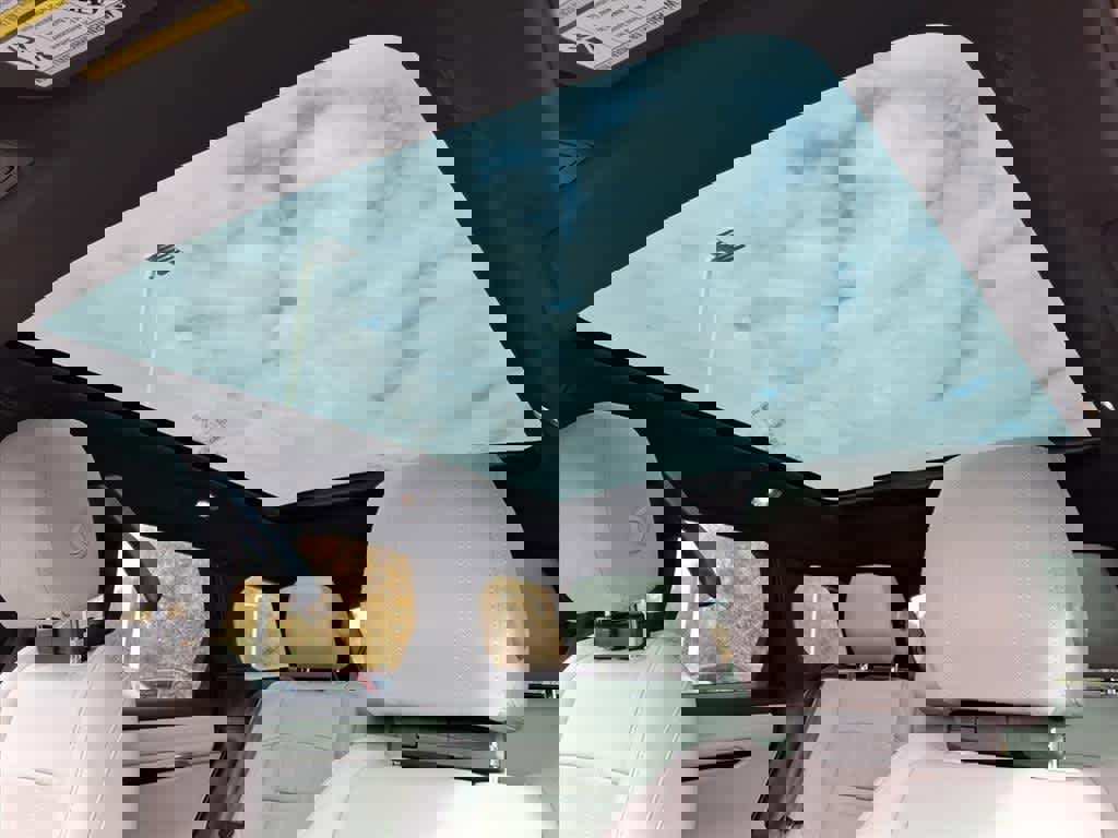 Used 2020 Land Rover Range Rover Evoque SE image 16