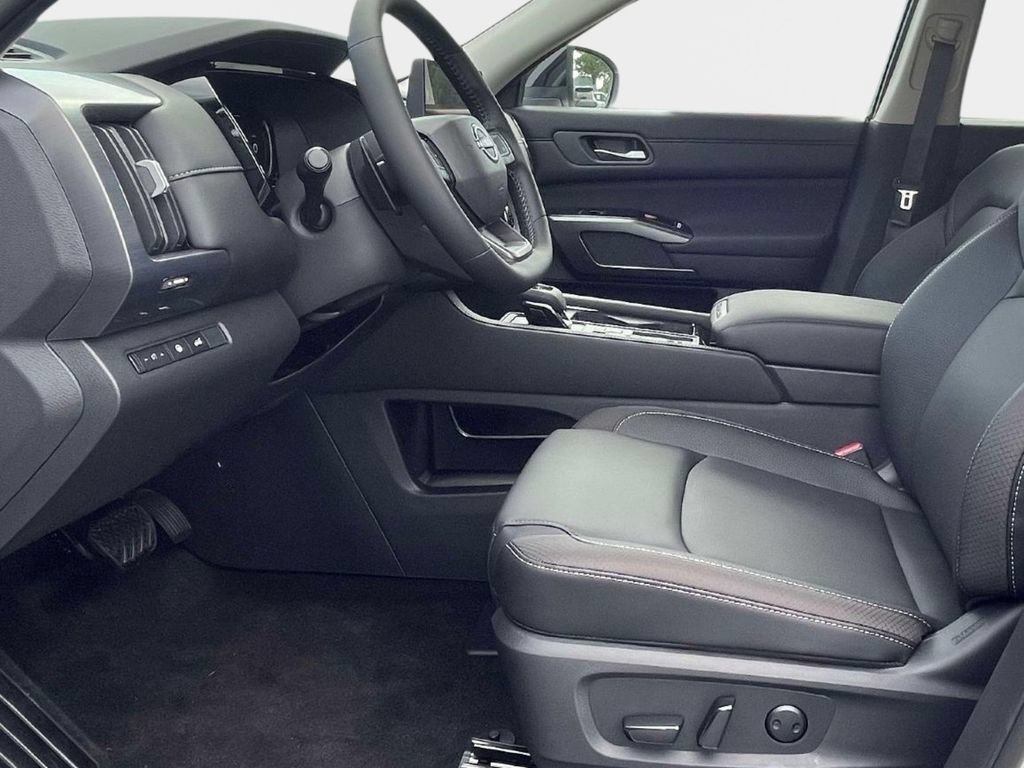 New 2026 Nissan Pathfinder SL FWD image 17