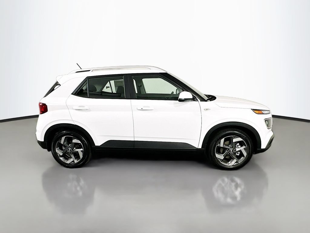 New 2026 Hyundai Venue SEL FWD image 4