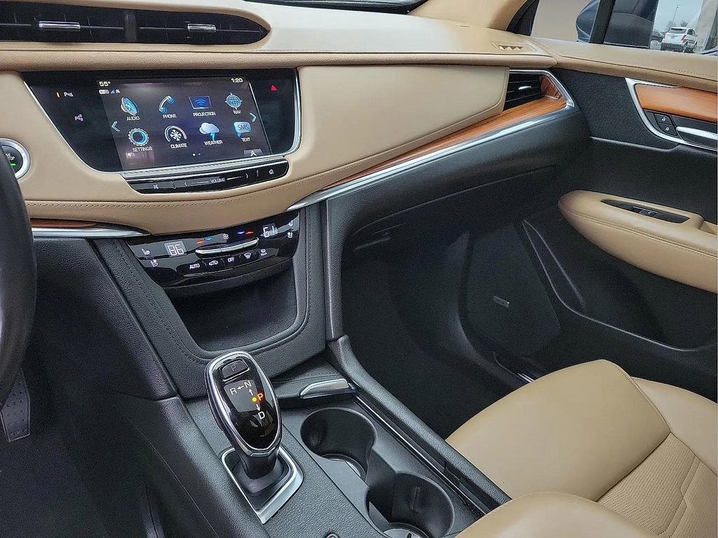 Used 2019 Cadillac XT5 Platinum image 4