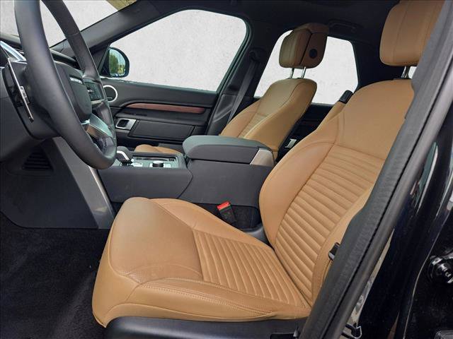 Used 2025 Land Rover Discovery Dynamic SE AWD/4WD image 20
