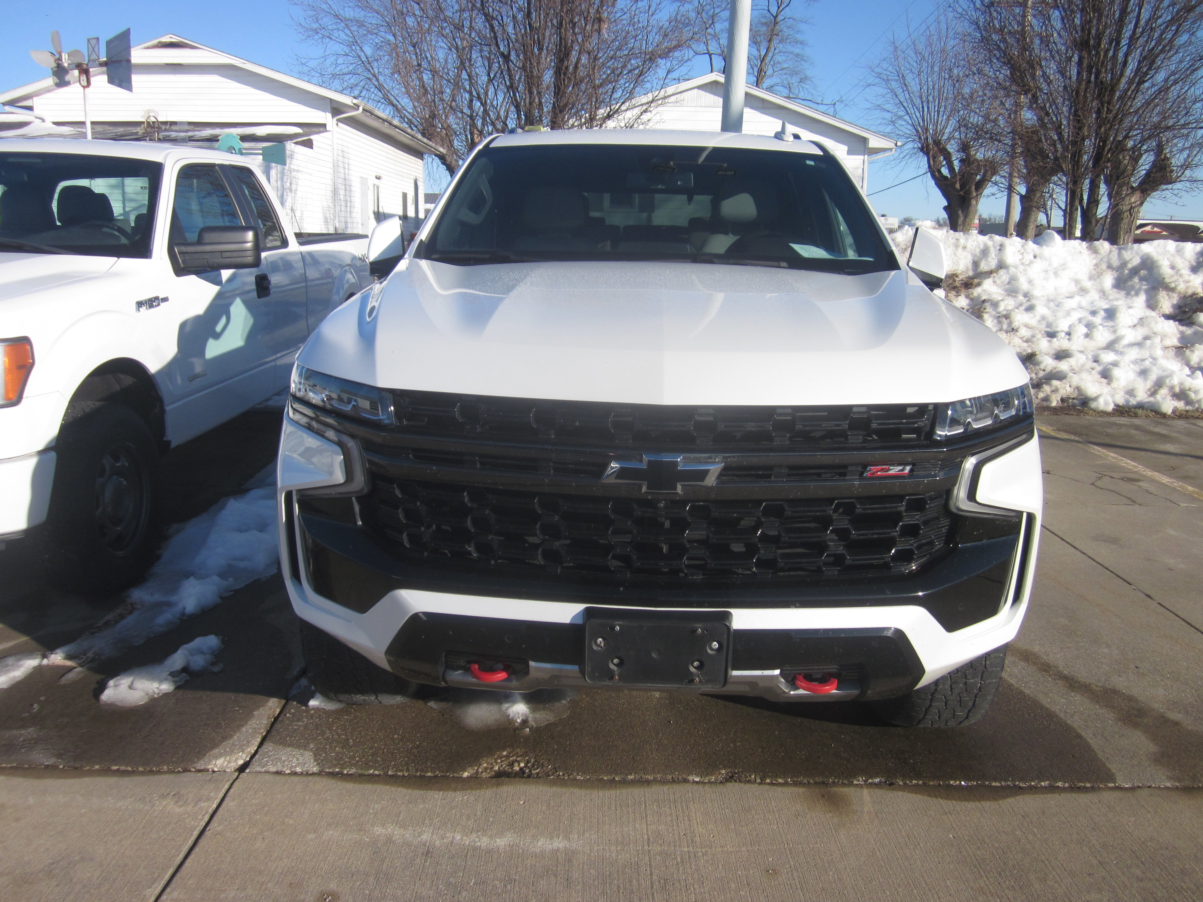 Used 2021 Chevrolet Tahoe Z71 w/ Luxury Package image 2