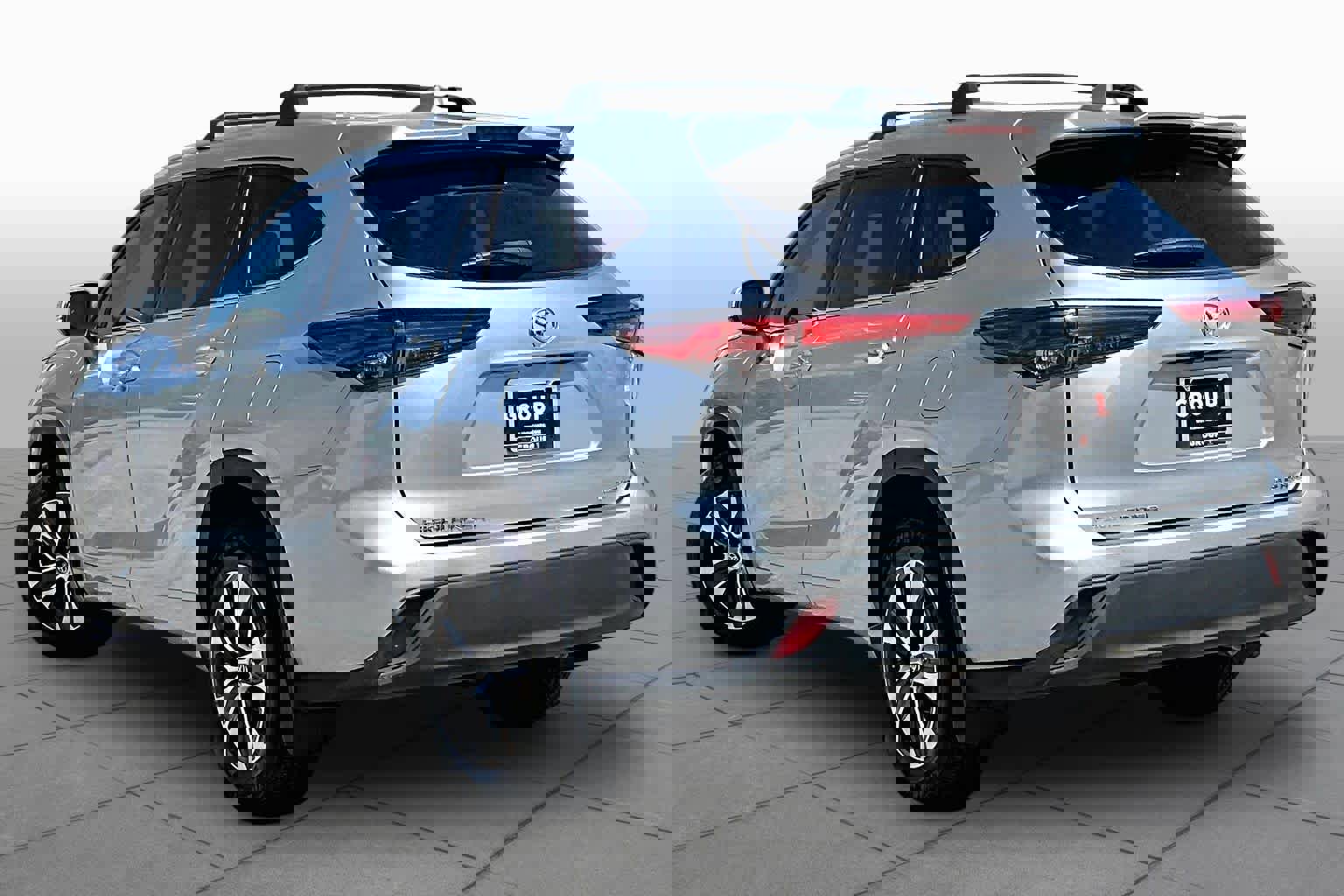 Used 2022 Toyota Highlander XLE image 12