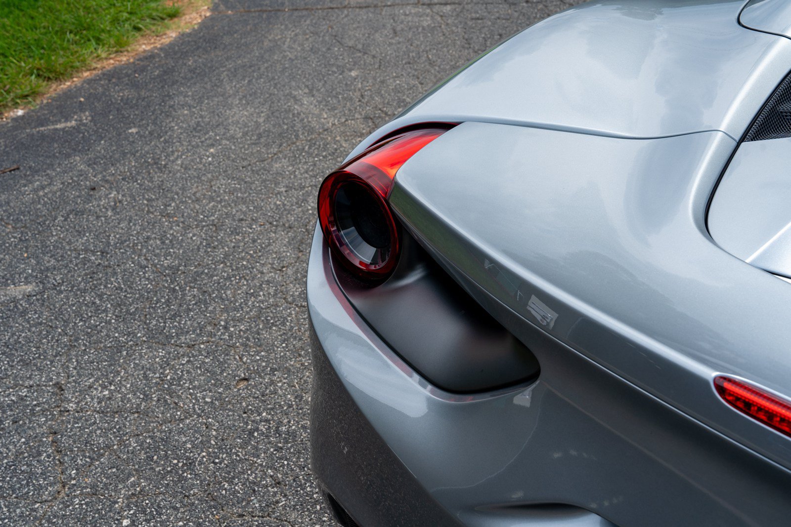 Used 2019 Ferrari 488 Spider RWD image 20