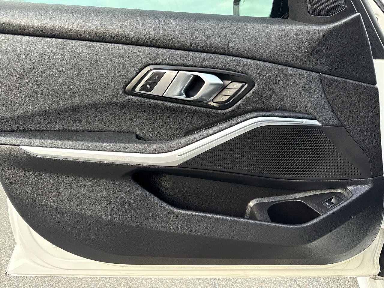 Used 2021 BMW 330i xDrive Sedan w/ Premium Package image 26