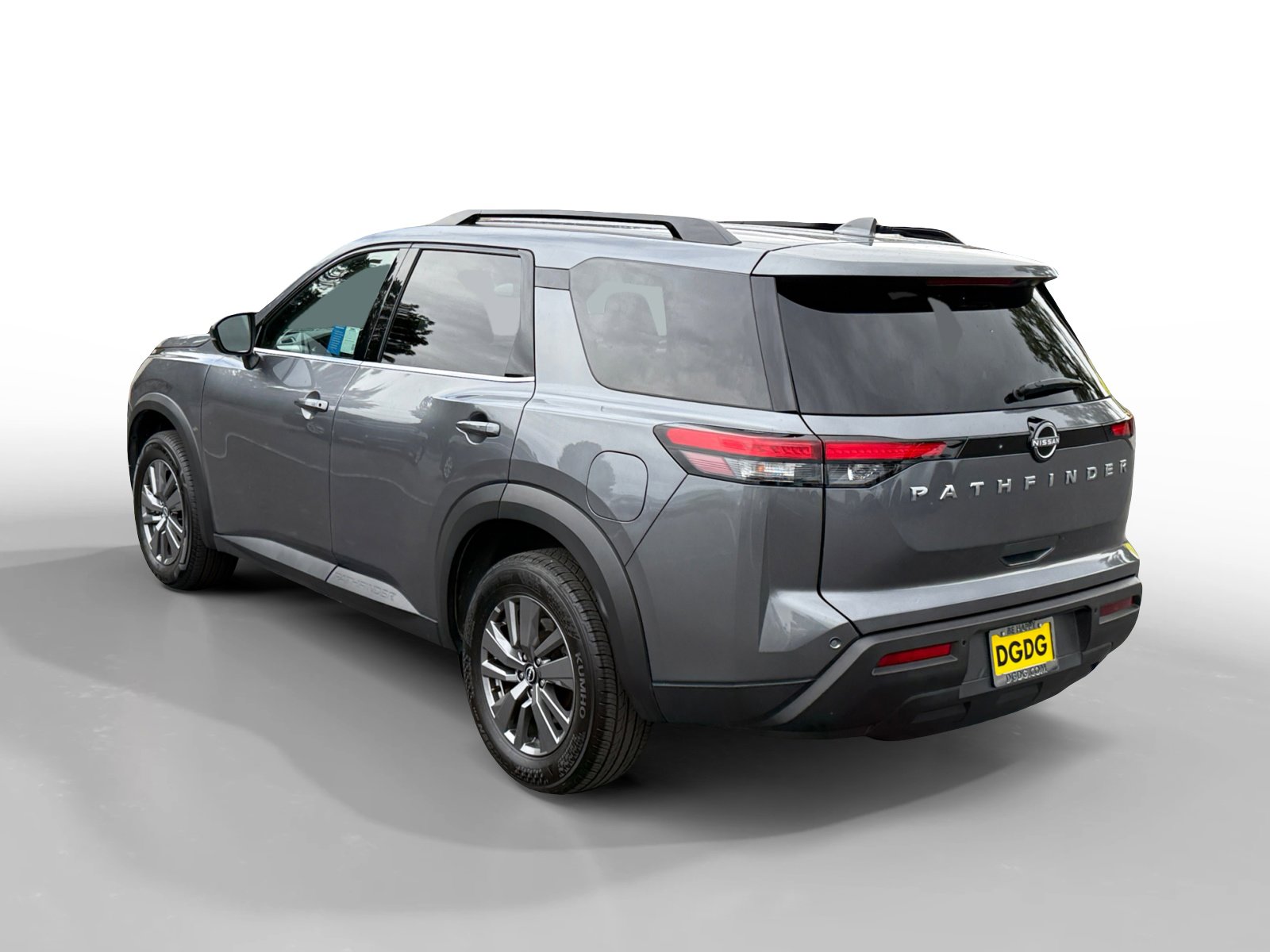 Used 2025 Nissan Pathfinder SV FWD image 3