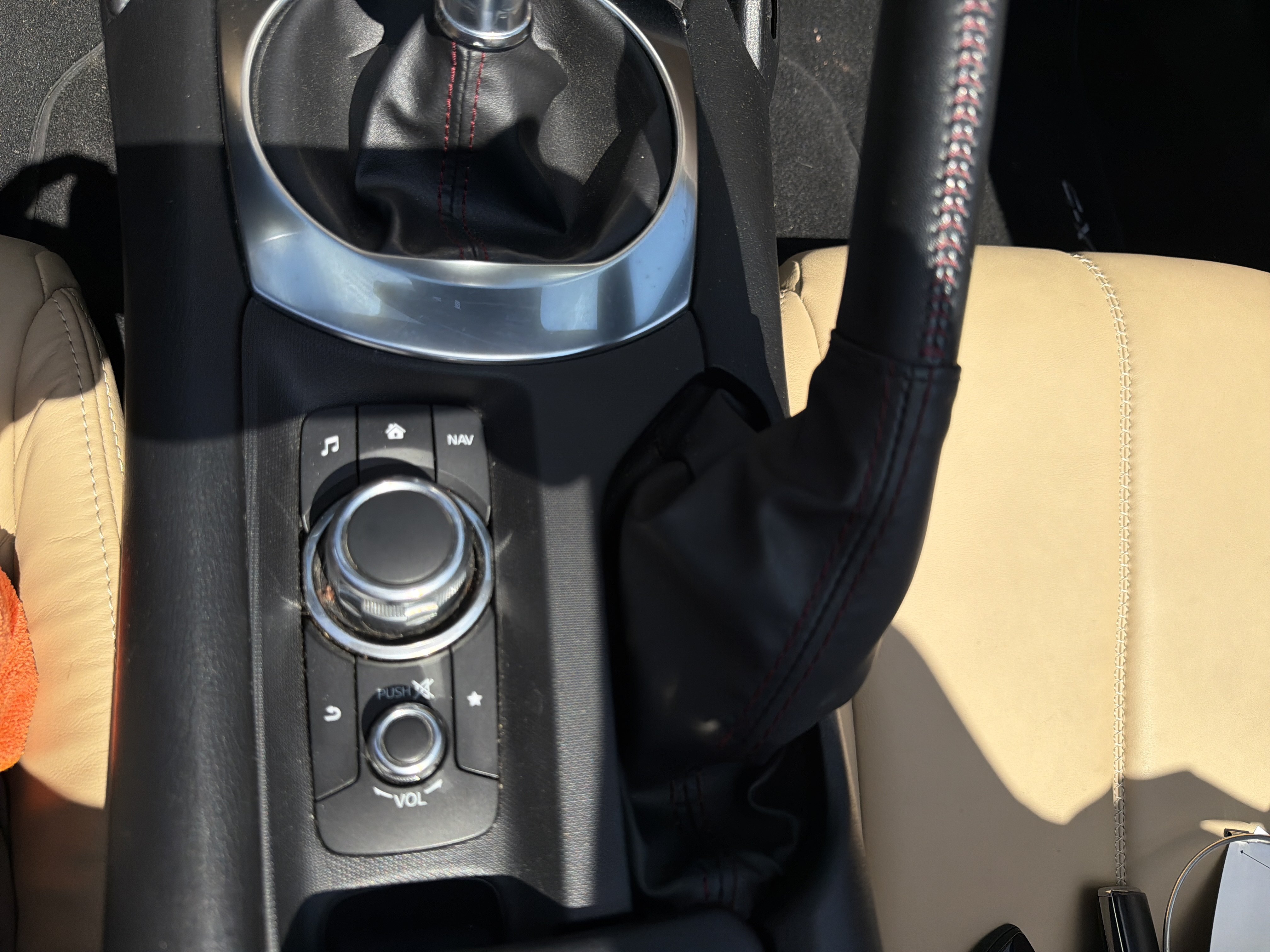 Used 2016 MAZDA MX-5 Miata Grand Touring RWD image 25