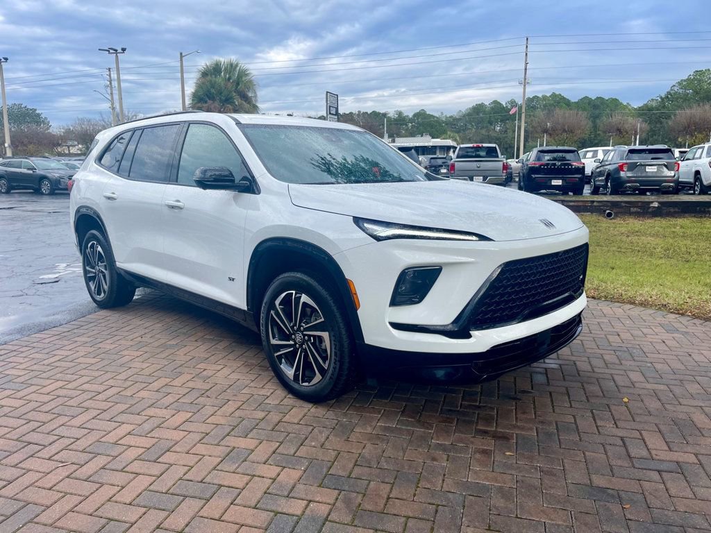 Used 2025 Buick Enclave Sport Touring image 8