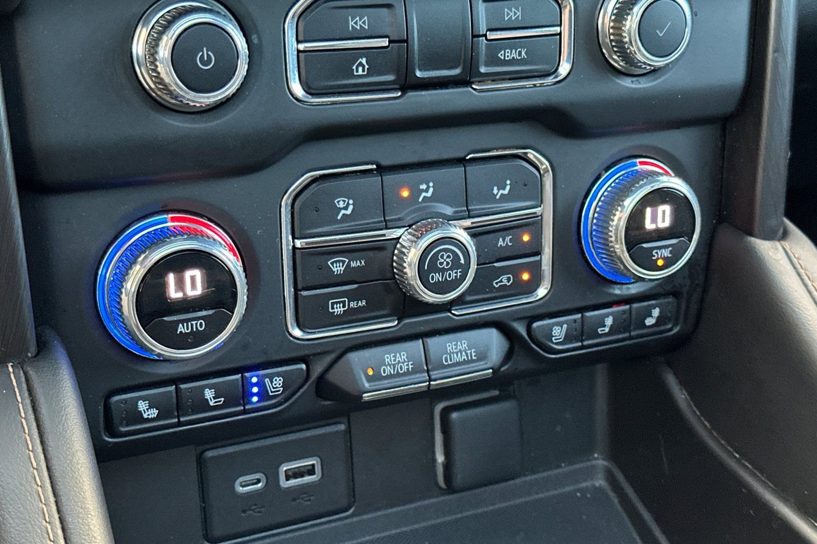 Used 2023 GMC Yukon XL AT4 w/ AT4 Premium Plus Package image 21