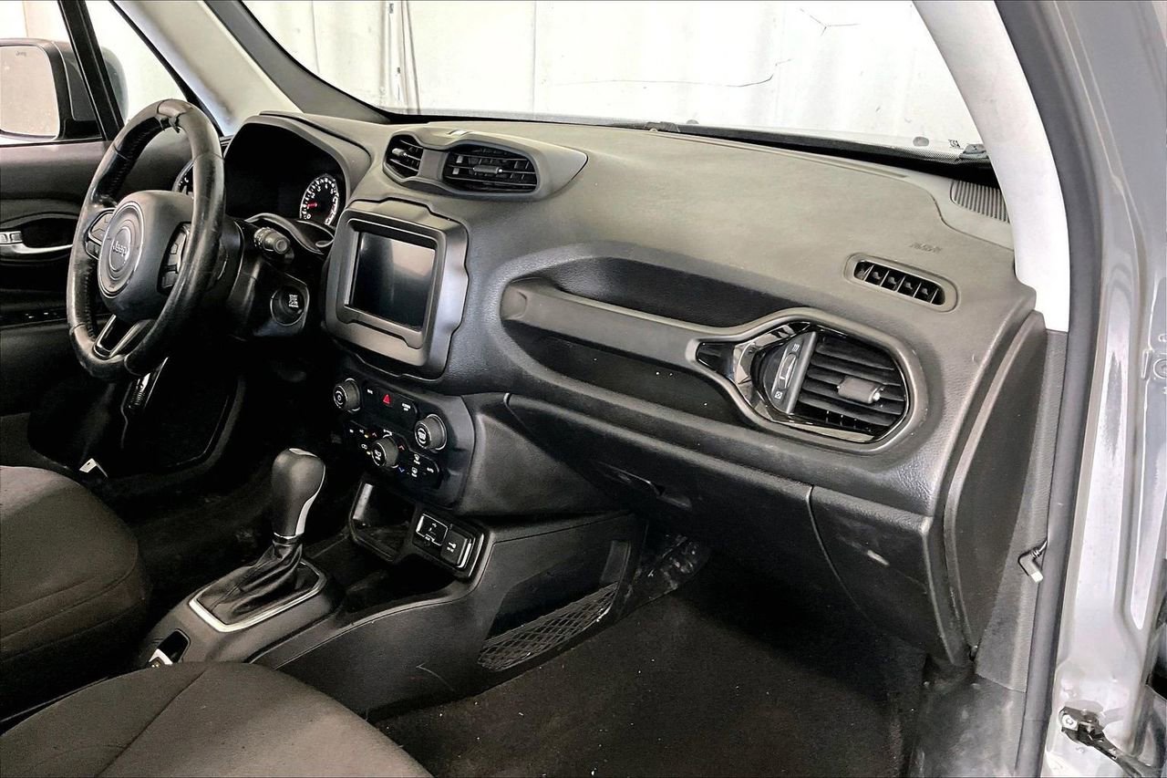 Used 2020 Jeep Renegade Altitude FWD image 27