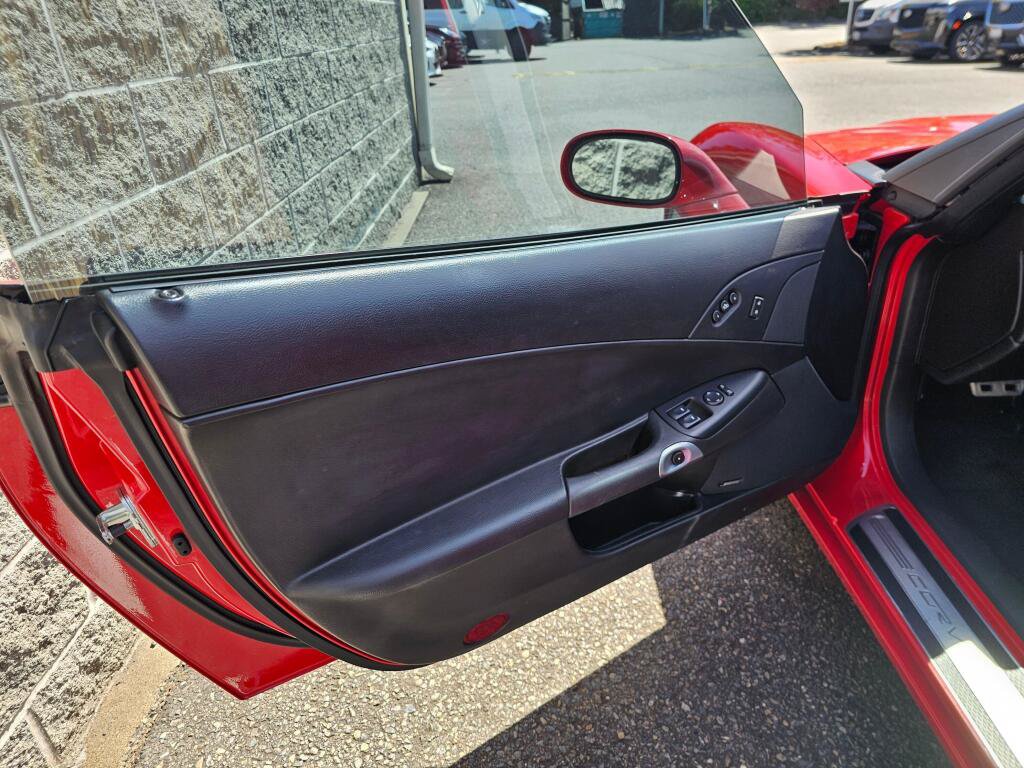 Used 2007 Chevrolet Corvette Convertible w/ Preferred Equipment Group RWD image 19