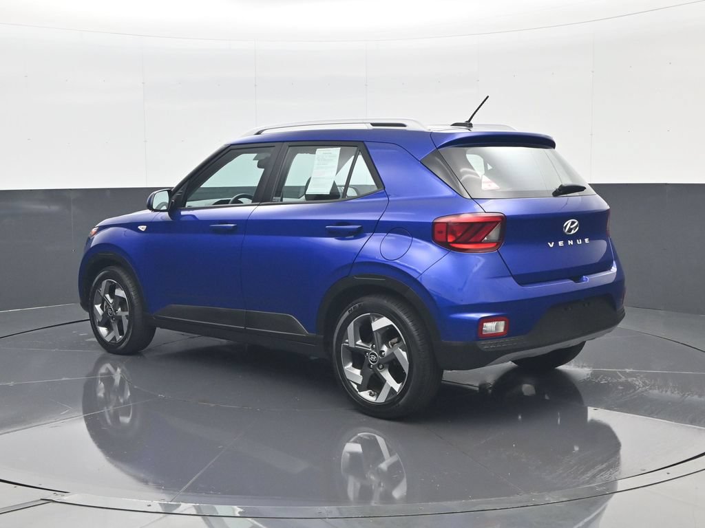 Certified 2024 Hyundai Venue SEL FWD image 8
