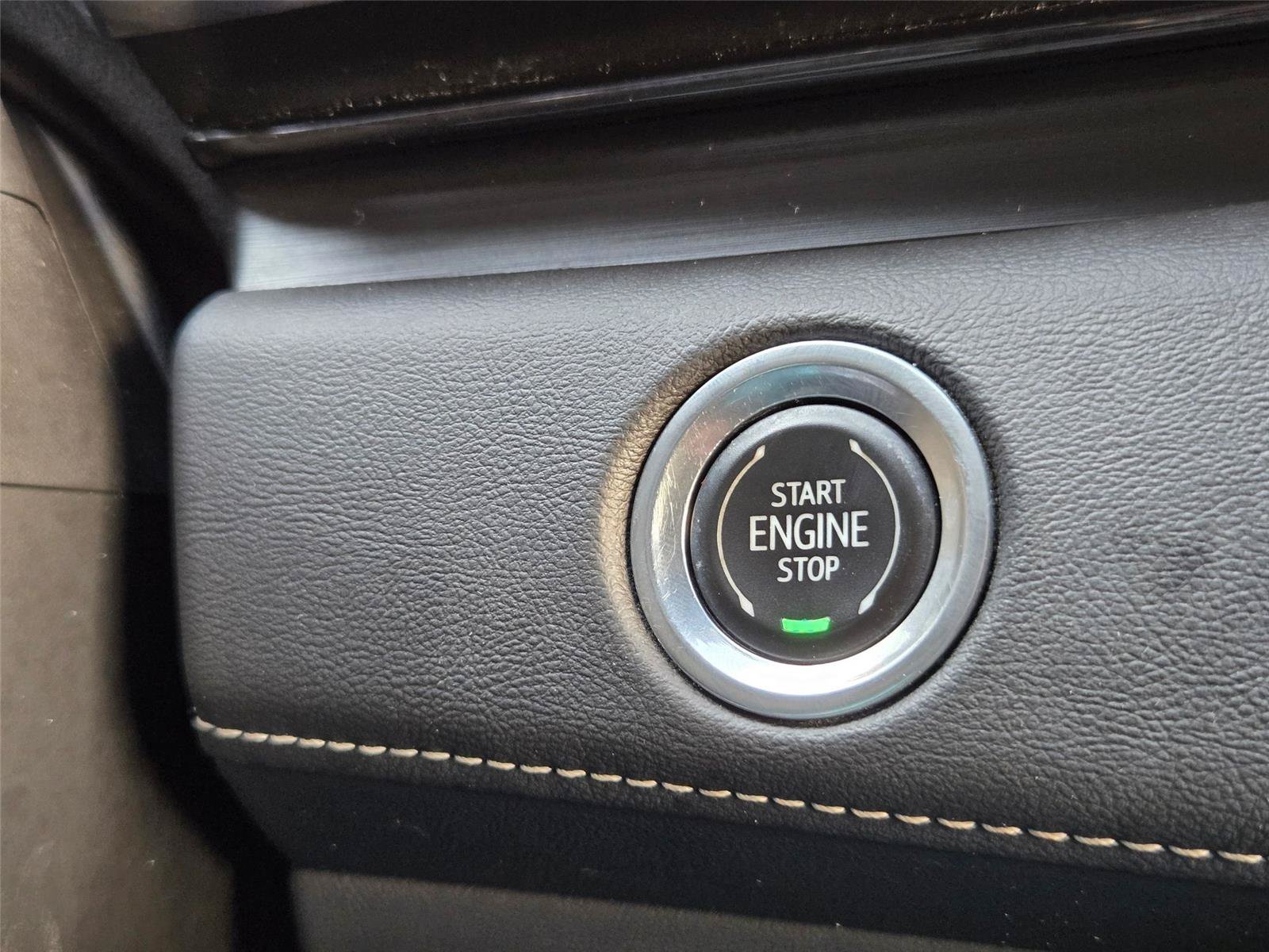Used 2021 Cadillac Escalade Premium Luxury w/ Driver Assist Tech Package AWD/4WD image 23