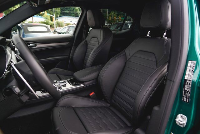 New 2025 Alfa Romeo Stelvio Sprint image 21