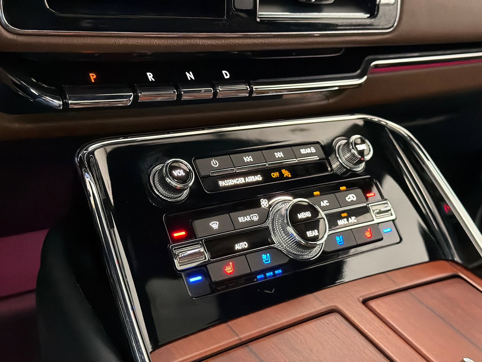 Certified 2023 Lincoln Navigator L Reserve AWD/4WD image 32