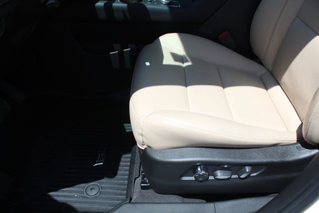 Used 2024 Cadillac XT4 Premium Luxury w/ Active Safety Package FWD image 38