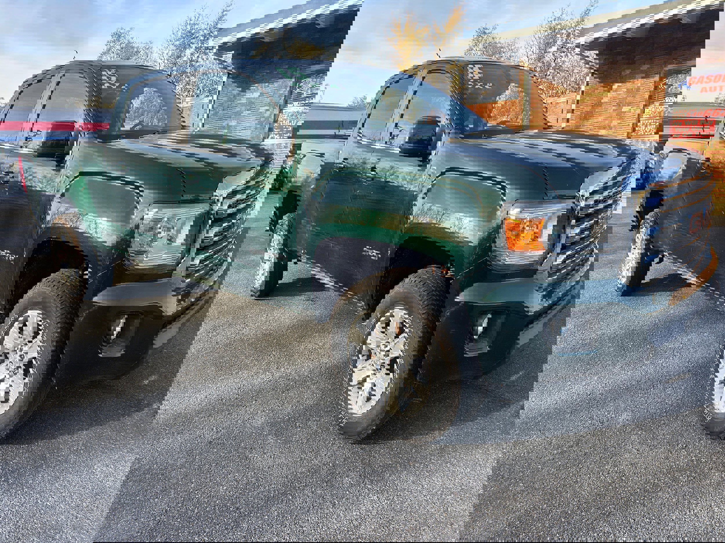 Used 2015 GMC Canyon SLE