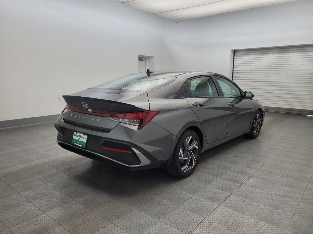 Used 2025 Hyundai Elantra Sport image 9