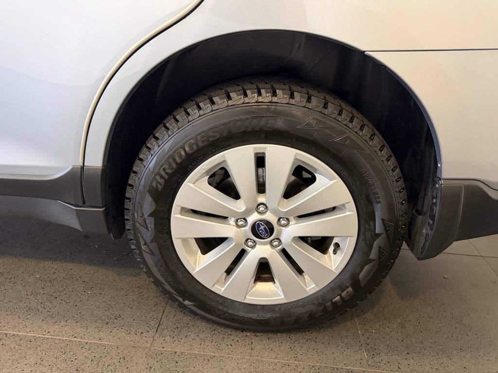 Used 2019 Subaru Outback 2.5i AWD/4WD image 11