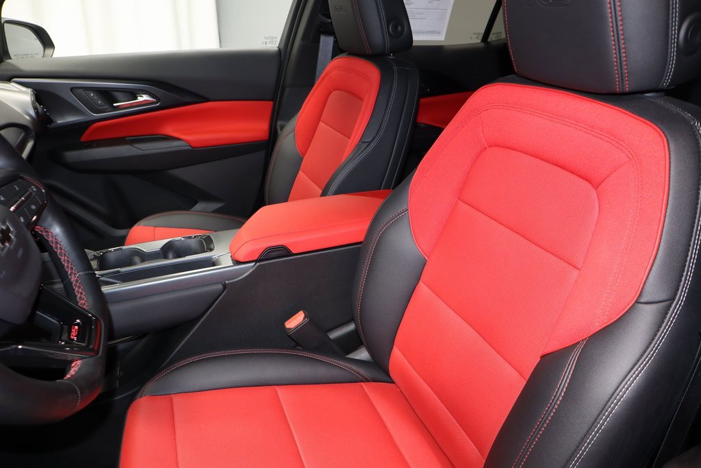 Used 2025 Chevrolet Equinox EV RS image 25