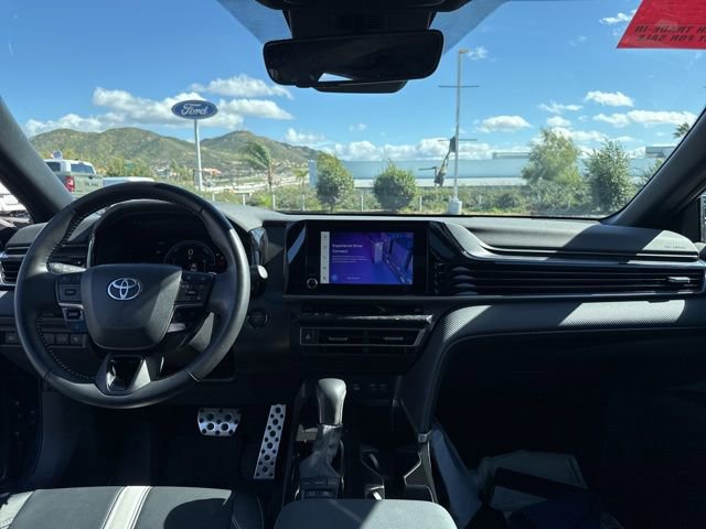 Used 2025 Toyota Camry SE w/ Convenience Package image 16