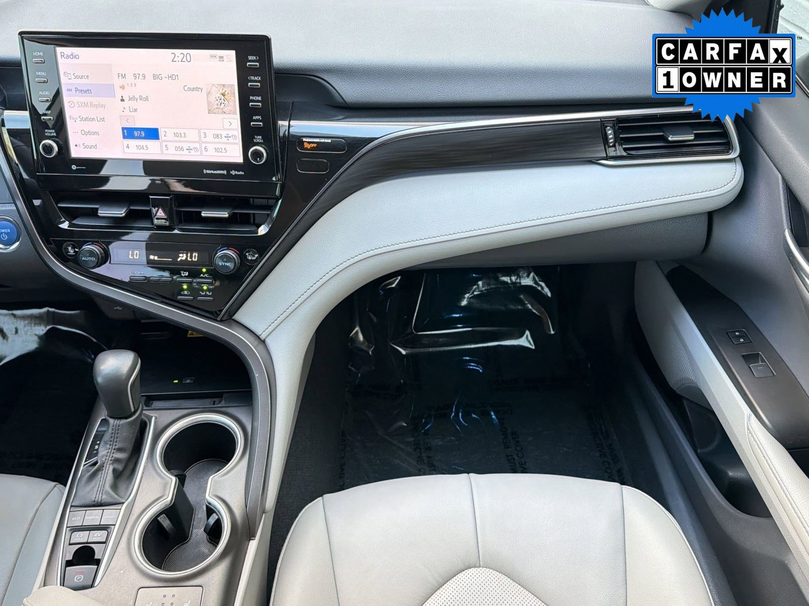 Used 2023 Toyota Camry XLE w/ Cold Weather Package image 18