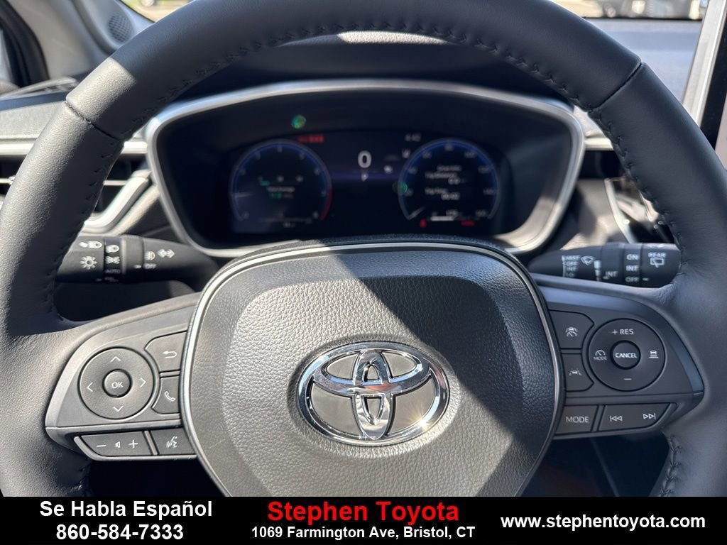 Used 2026 Toyota Corolla Cross XLE AWD/4WD image 16