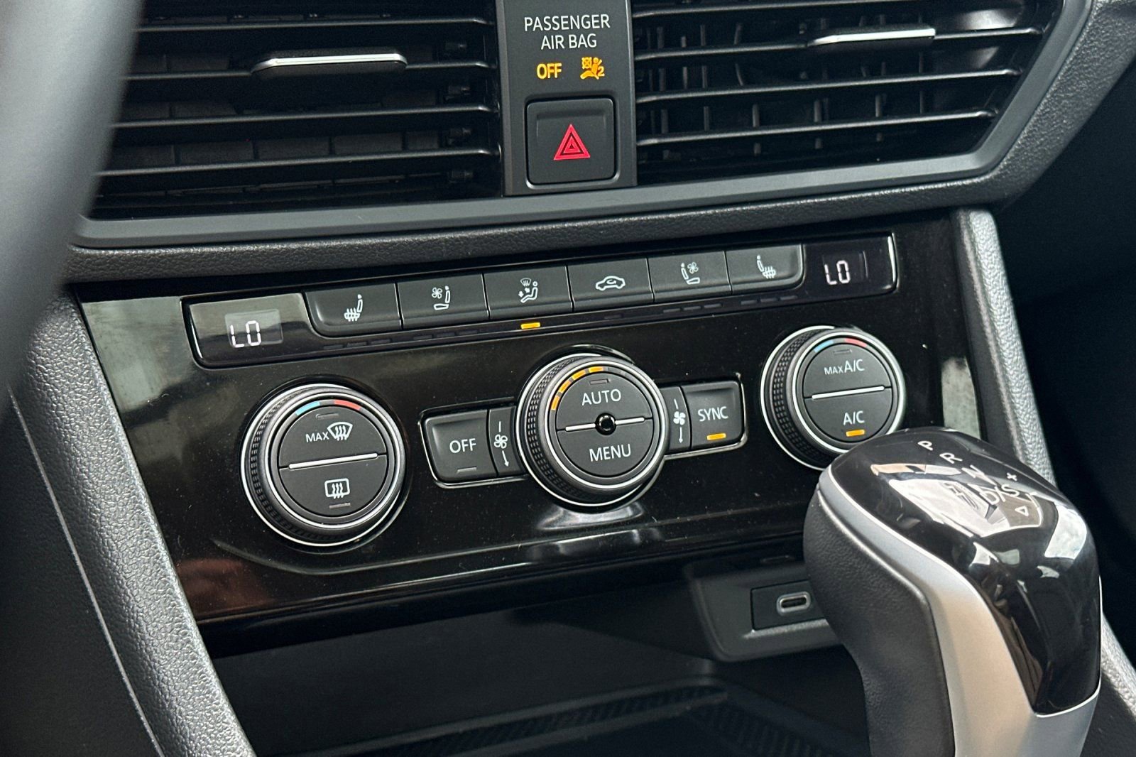 Used 2022 Volkswagen Jetta SEL FWD image 20