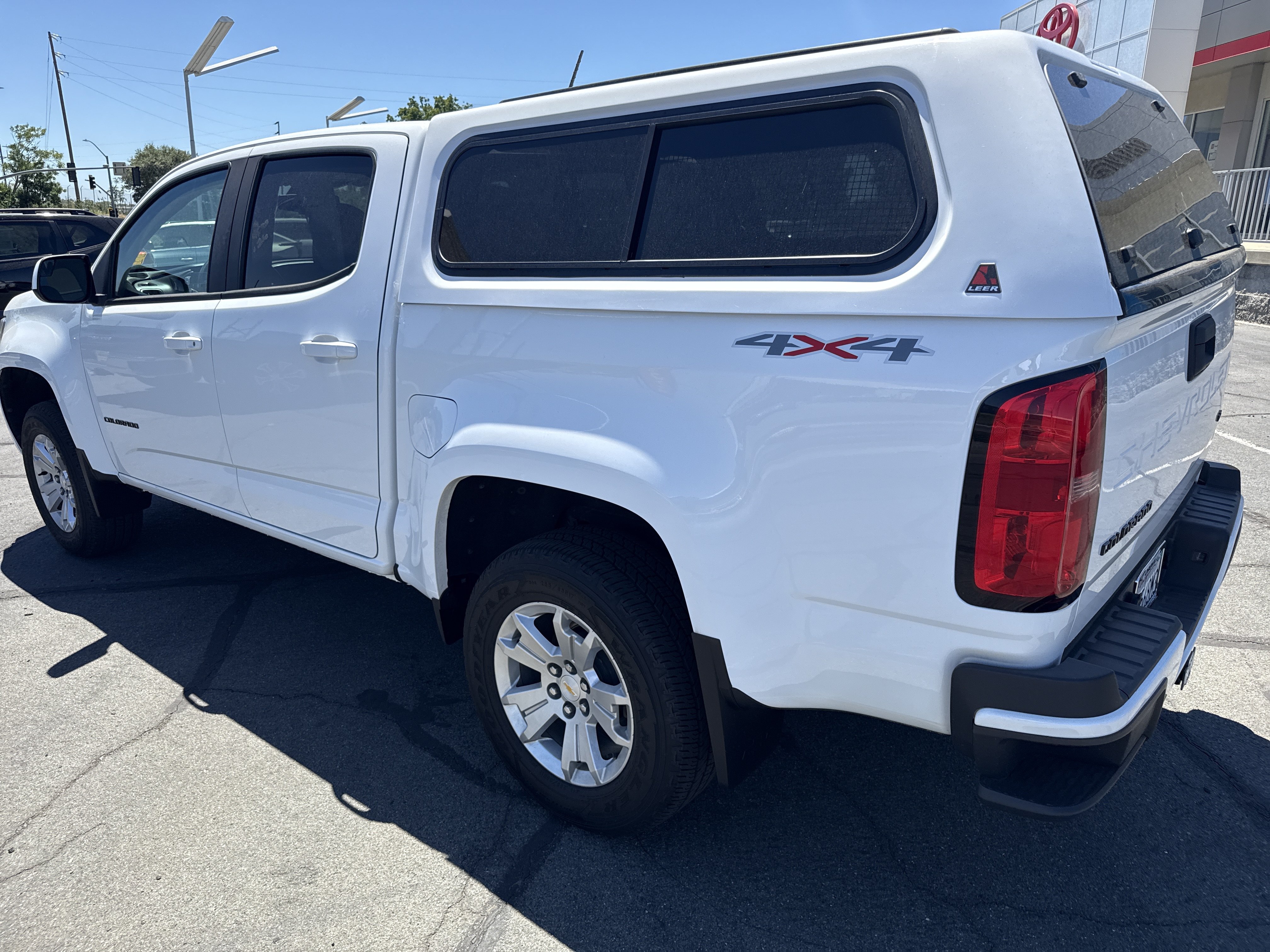 Used 2022 Chevrolet Colorado LT w/ Luxury Package AWD/4WD image 3