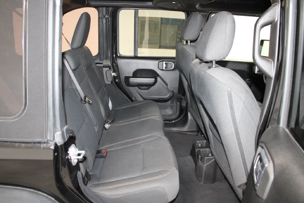 Used 2024 Jeep Wrangler Unlimited Sport AWD/4WD image 29