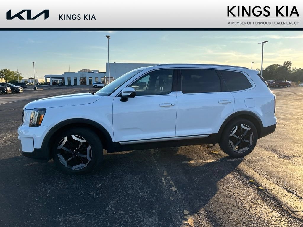 Used 2023 Kia Telluride EX FWD image 17