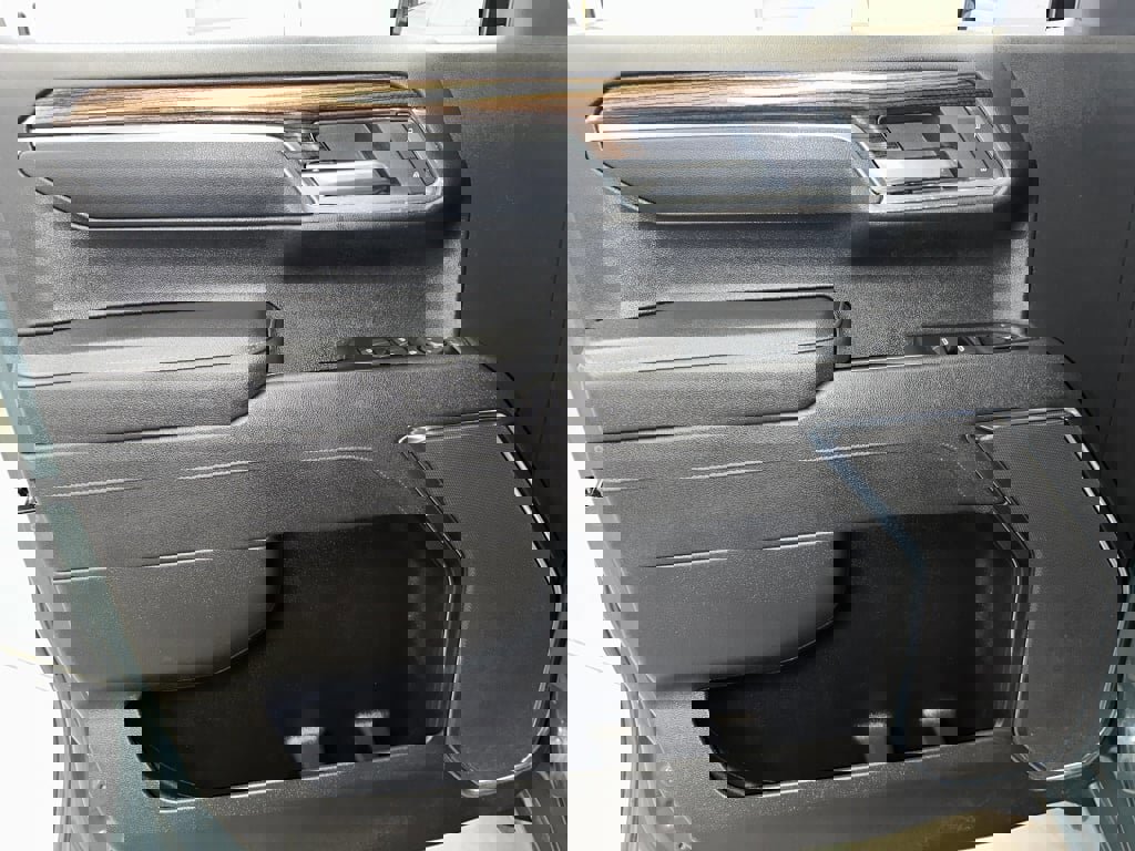 Certified 2025 Chevrolet Silverado 1500 LT image 7