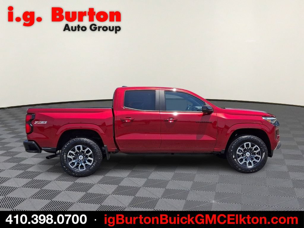 Used 2023 Chevrolet Colorado Z71 w/ Z71 Convenience Package 2 AWD/4WD image 4