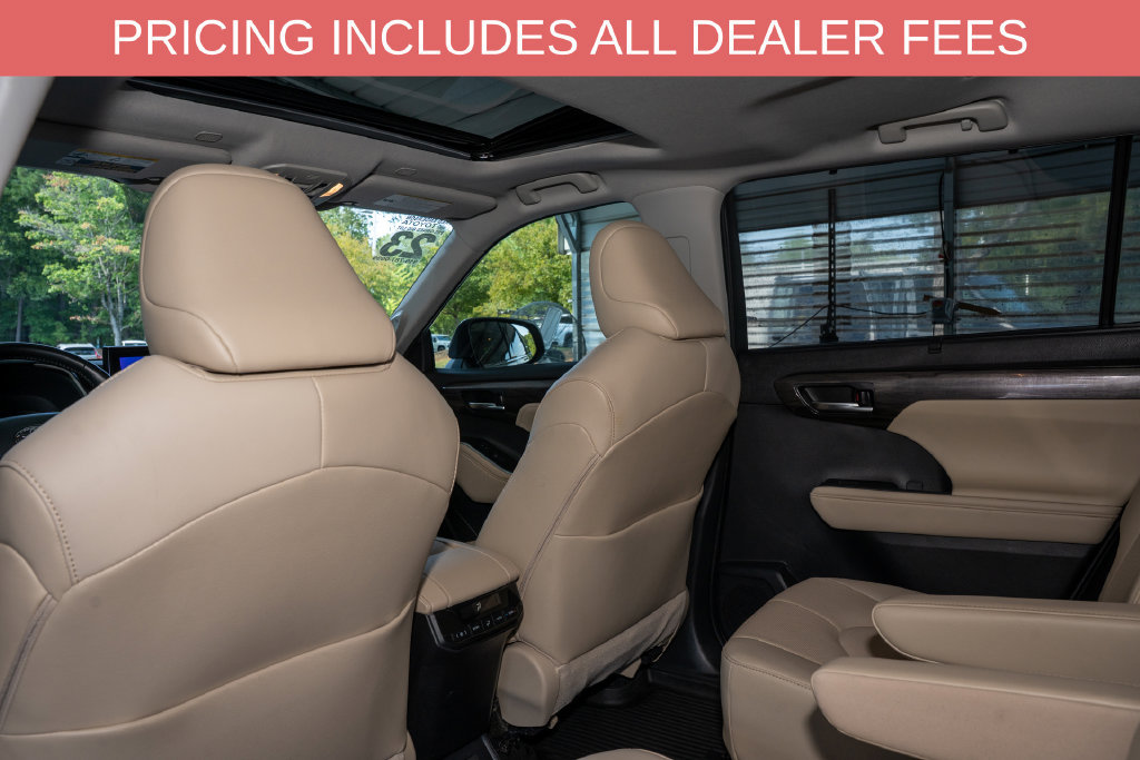 Used 2023 Toyota Highlander Limited FWD image 10