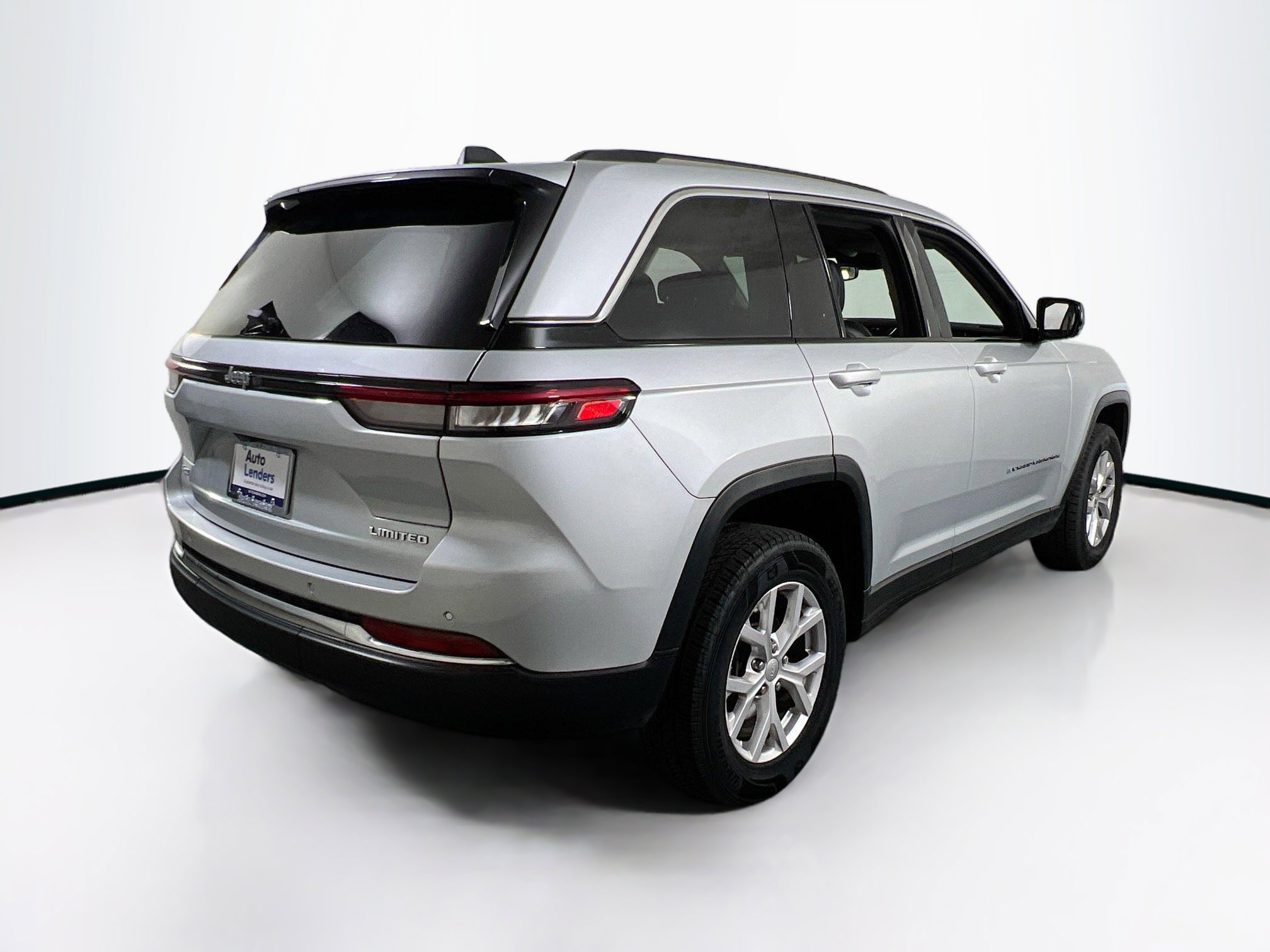 Used 2022 Jeep Grand Cherokee Limited AWD/4WD image 5