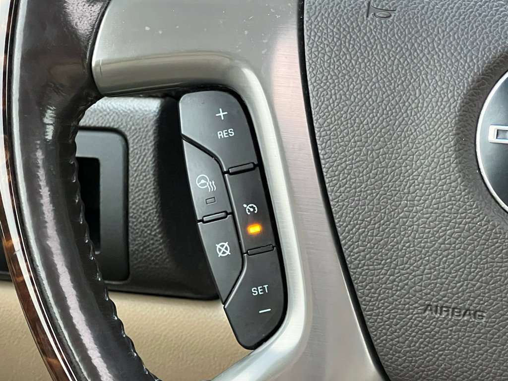 Used 2011 GMC Yukon Denali image 27