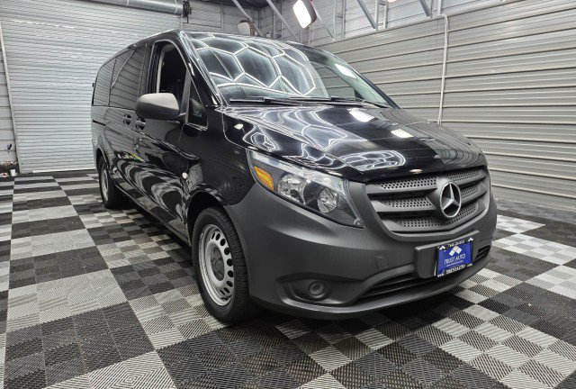 Used 2018 Mercedes-Benz Metris Passenger image 5