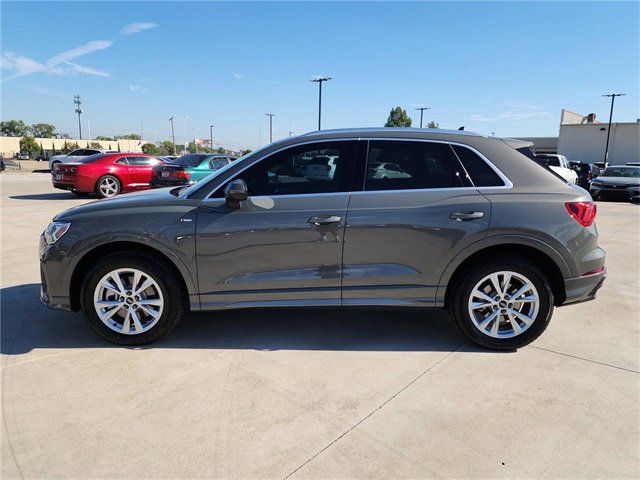 Certified 2025 Audi Q3 2.0T Premium w/ Convenience Package image 4