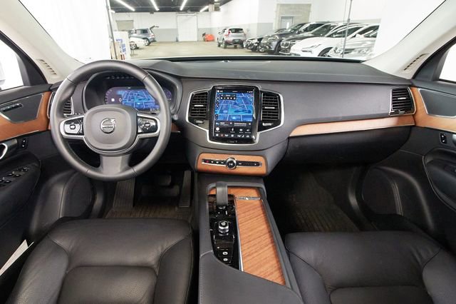 Certified 2024 Volvo XC90 T8 Plus w/ Protection Package Premier AWD/4WD image 6