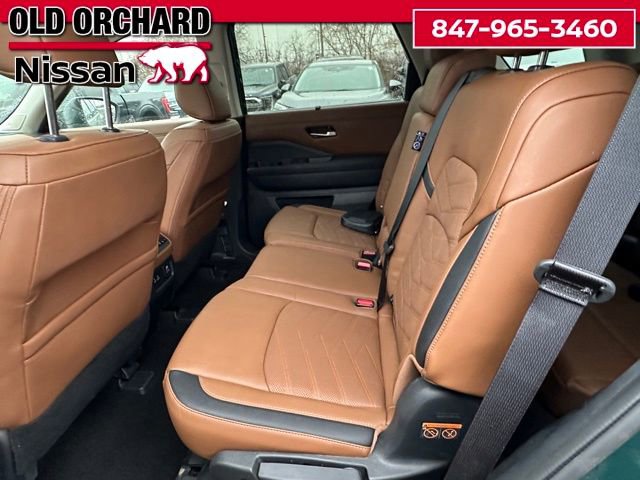 Used 2024 Nissan Pathfinder Platinum w/ Cargo Package image 13