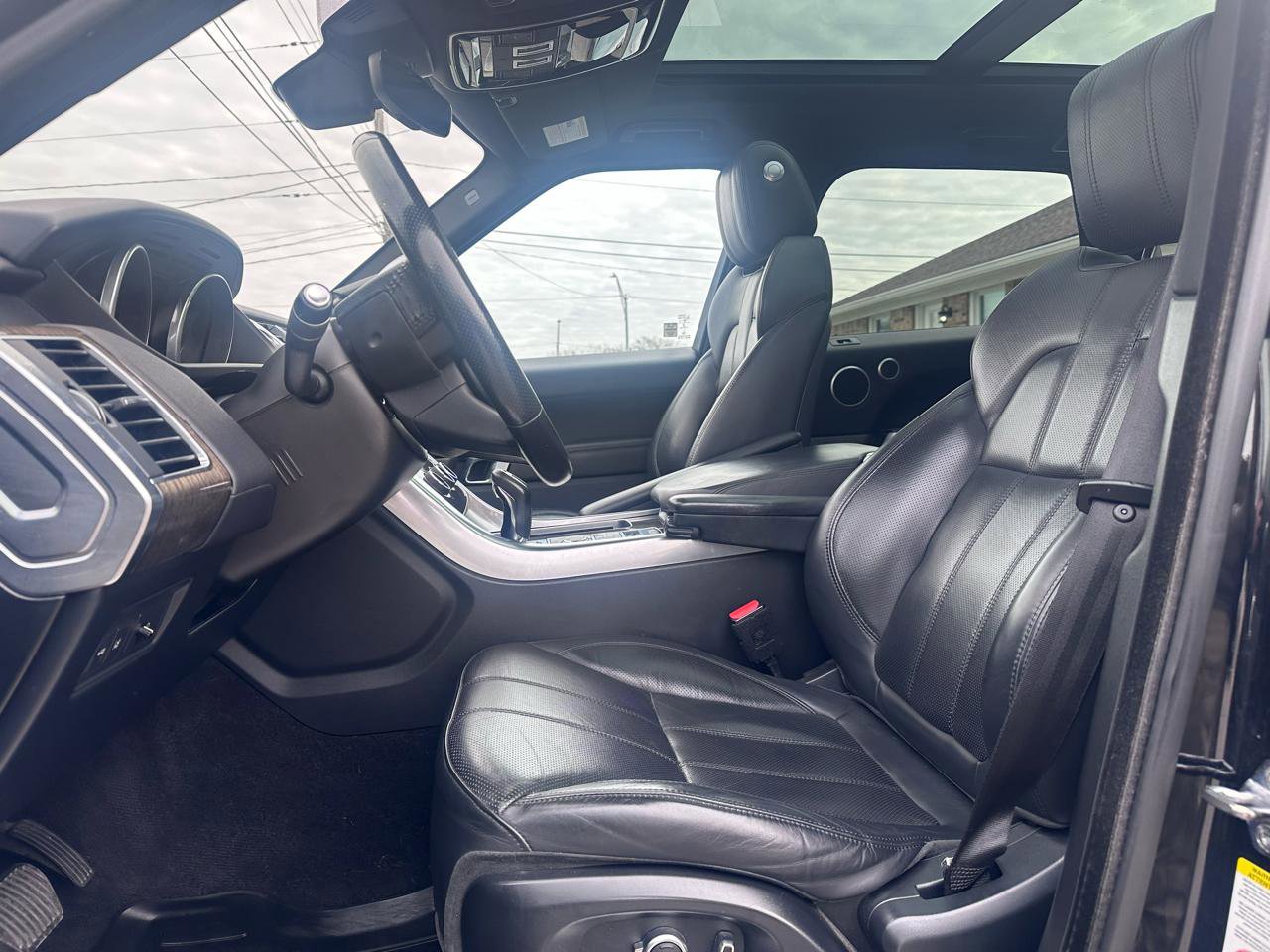 Used 2017 Land Rover Range Rover Sport HSE image 11