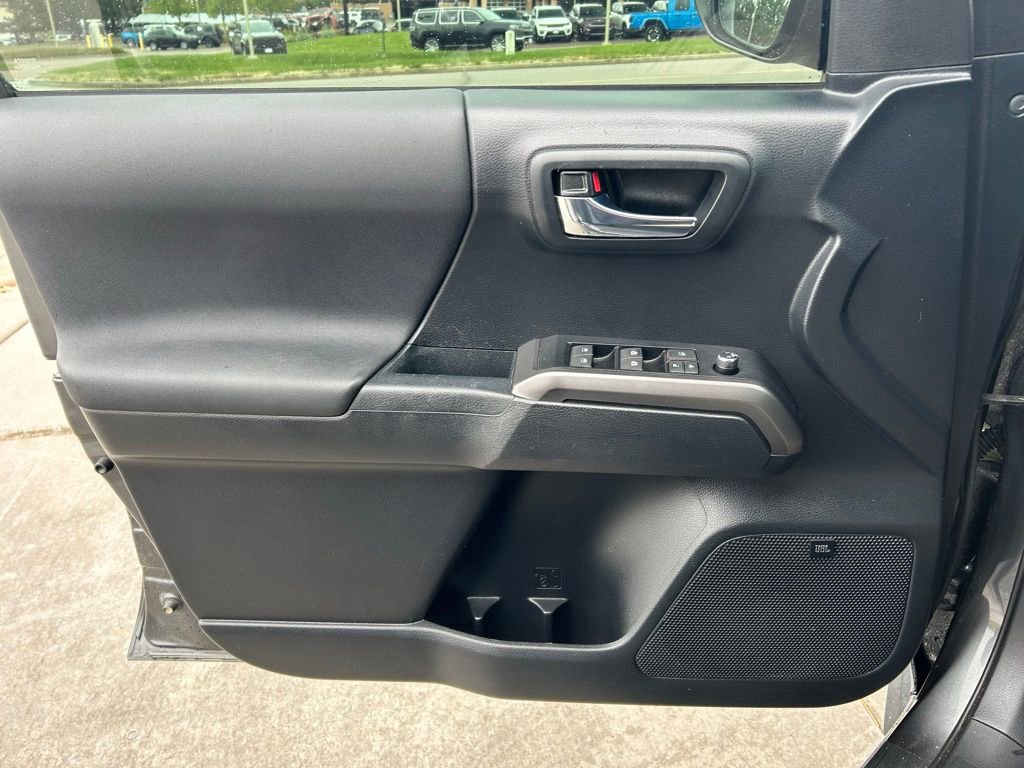 Used 2018 Toyota Tacoma 4x4 Double Cab image 11